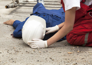 Emergency first aid course, 6 hour level 3 training for companies, groups and individuals
